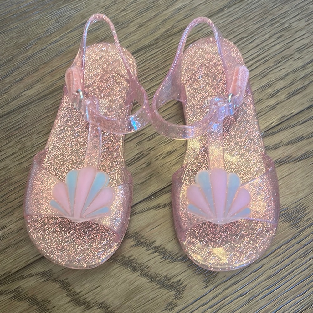 Old Navy plastic sandals size 9